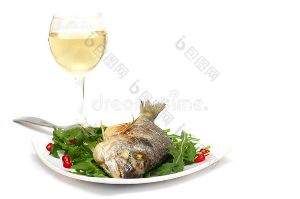 美食-烤鱼和葡萄酒