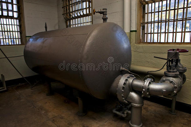 旧监狱热水器