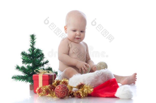 带圣诞装饰的小宝宝