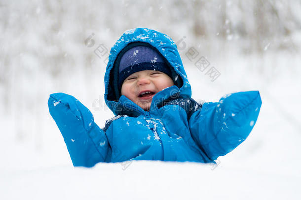 在雪地里快乐