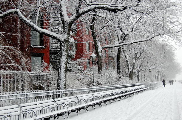 雪地红楼