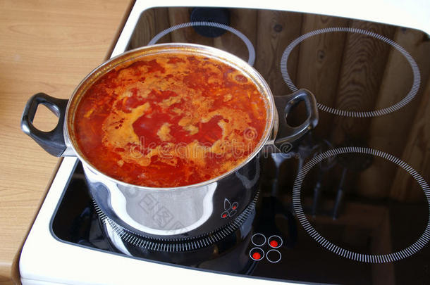 用电盘子煮汤