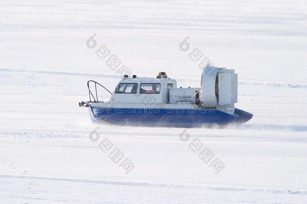 <strong>雪地</strong>摩托<strong>雪地</strong>救援队冬季执勤