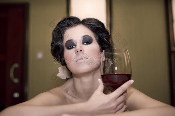 玻璃红酒美女画像