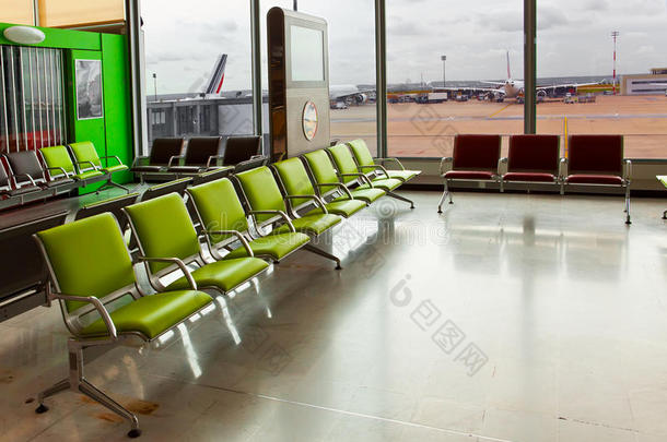 机场候机厅空扶手椅