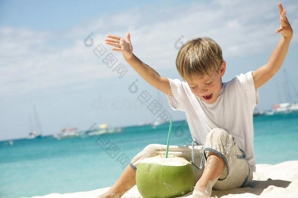 海景椰汁男孩