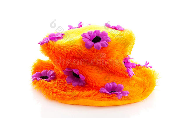带紫色花的有趣的橙色帽子