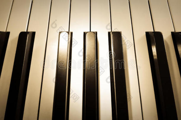 钢琴键盘<strong>俯视</strong>特写<strong>镜头</strong>
