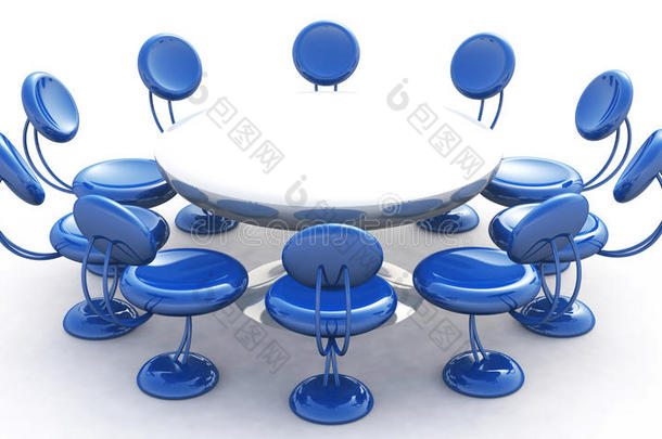 <strong>圆桌</strong>和蓝色椅子