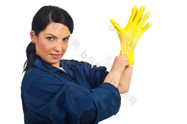 清洁女工戴防护手套