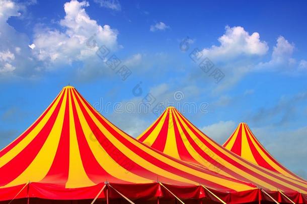 马戏团帐篷红橙色和黄色条纹图案