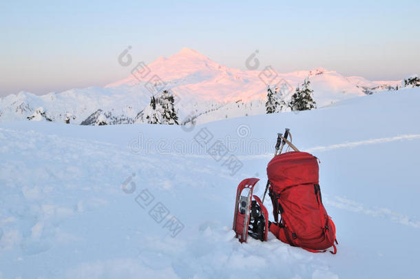 贝克山公园的背包和雪鞋运动