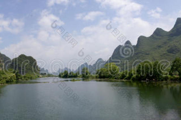 中国桂林及其<strong>漓江</strong>热带河流。