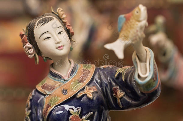 中国传统女装雕塑