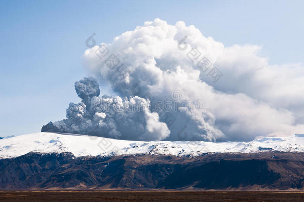 埃亚菲亚德拉火山爆发