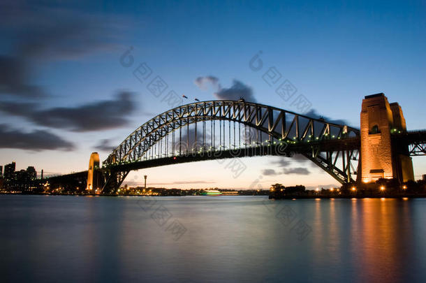 黄昏时的悉尼海港大桥