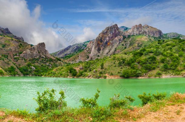 五彩缤纷的夏季景观