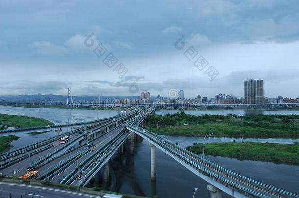 逆天高速公路城市景观