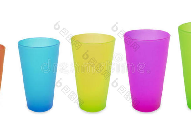五个塑料杯，颜色<strong>黄红蓝</strong>绿