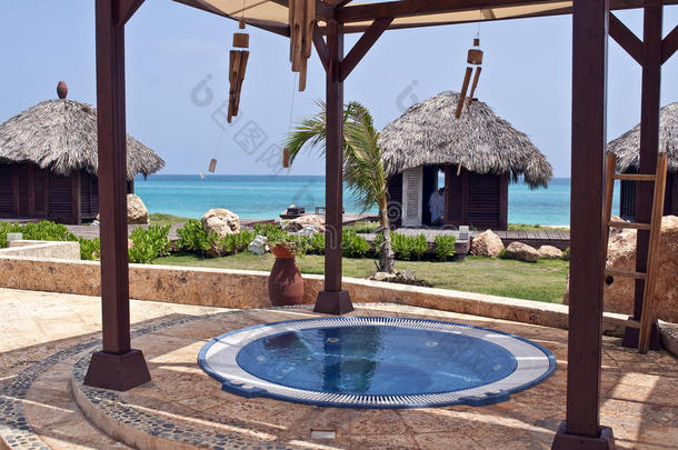 加勒比海的按摩浴缸和按摩小屋。