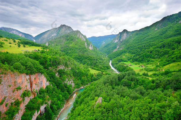 黑山塔拉河峡谷