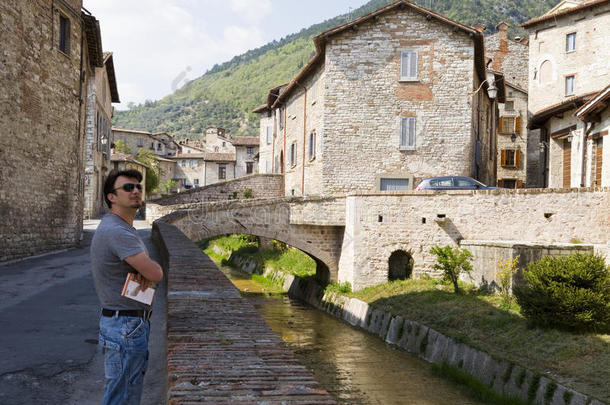 <strong>意大利</strong>托斯卡纳和翁布里亚历史悠久的成年游客