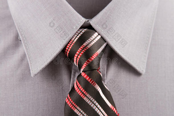 <strong>灰色商务</strong>衬衫和领带