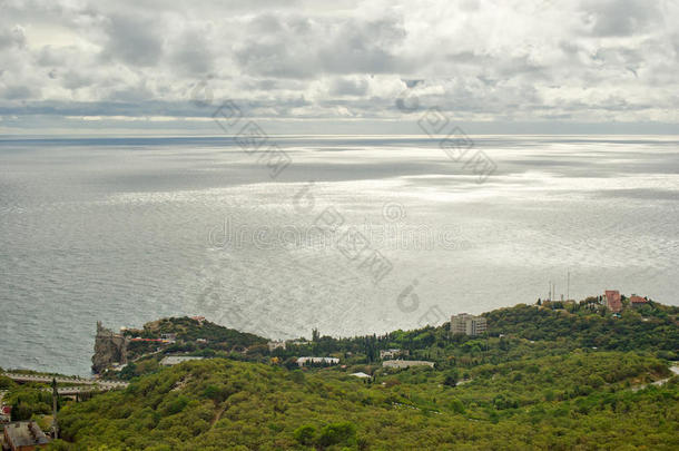 燕窝城堡附近的黑海海岸