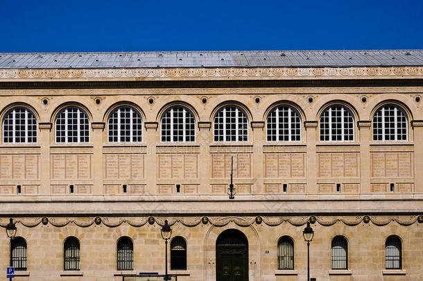 巴黎圣哲涅维夫图书馆