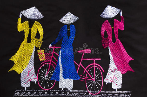 敖岱越南女装
