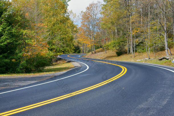 s曲线乡村道路