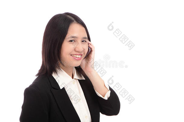 可爱的女商人（<strong>办公室小姐</strong>）用手机微笑