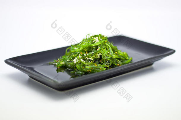 日本<strong>料理</strong>，黑盘海藻沙拉