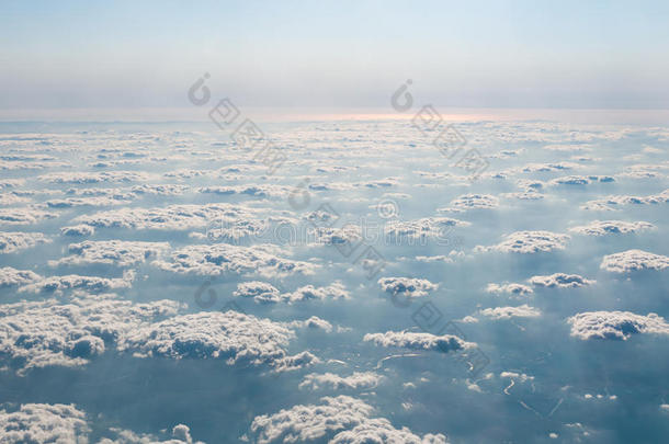 云景、山川、河流之上的美景