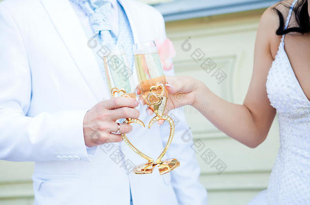新娘香槟乔卡努连衣裙玻璃杯