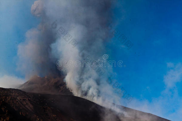 埃特纳<strong>火山爆发</strong>