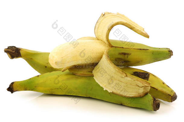 新鲜未熟芭蕉（烤）香蕉