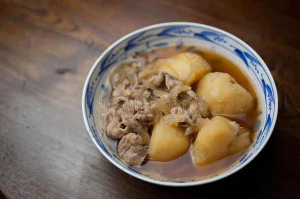 亚洲的牛肉烹饪烹饪的盘