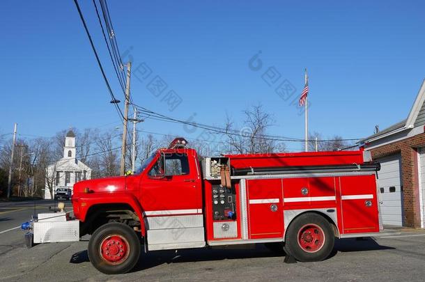 消防安全：小城镇消防车