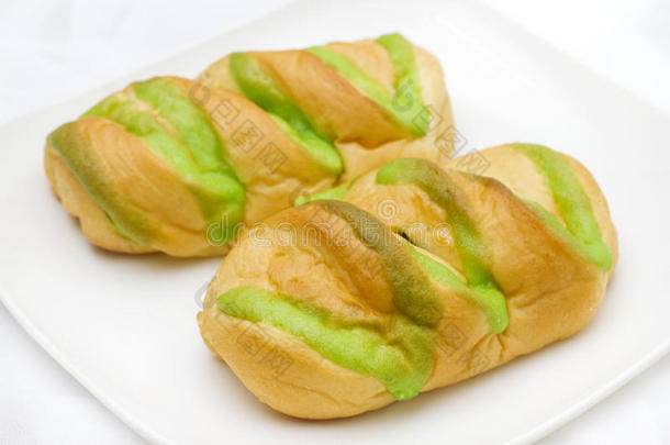 绿条纹面包