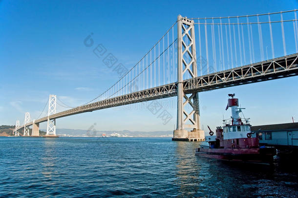 旧金山奥克兰湾<strong>跨海大桥</strong>