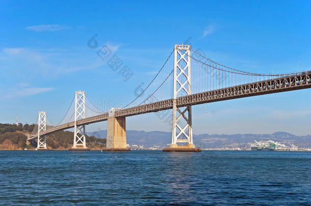 旧金山奥克兰湾跨海大桥