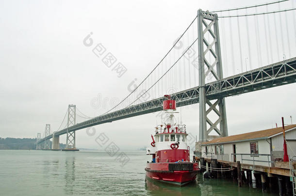旧金山奥克兰湾<strong>跨海大桥</strong>