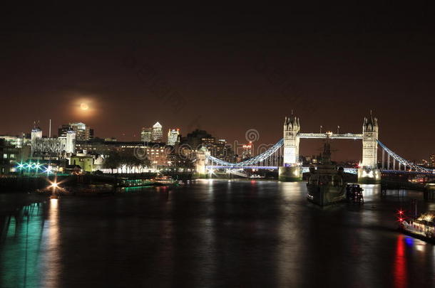 泰晤士河城市夜景
