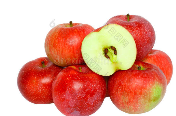 <strong>一堆堆</strong>成熟的<strong>红苹果</strong>。