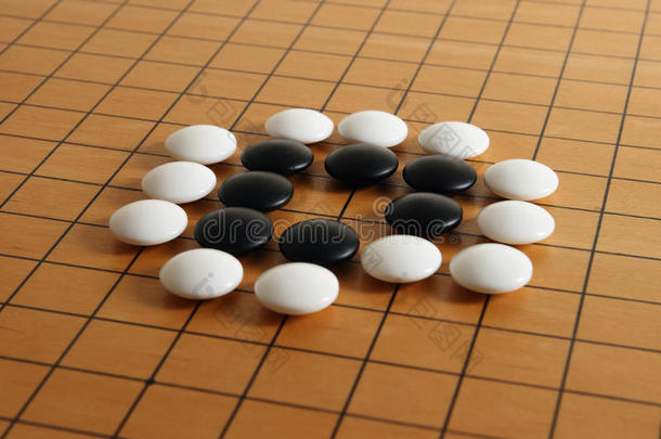 背景<strong>围棋</strong>黑色板棕色的