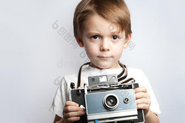 1960年回溯波纹管男孩照相机