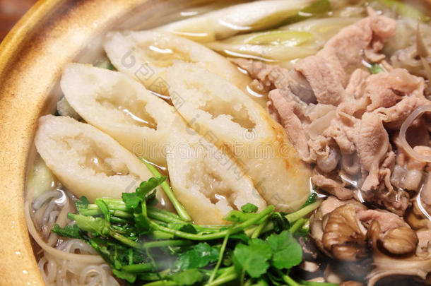 kiritanpo nabe，热菜配米条