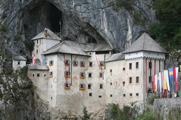 中世纪predjama城堡