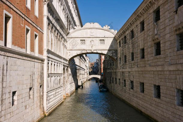 威尼斯著名的<strong>叹息</strong>桥